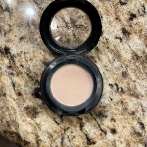 MAC Cosmetics Blanc Type Eyeshadow